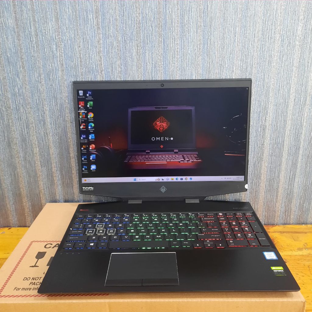 Laptop Gaming Hp Omen 15 - dh0180TX Intel Core I7- 9750H Gen 9Th Ram 16 Gb / 512 GB (SSD) Doble Vga 