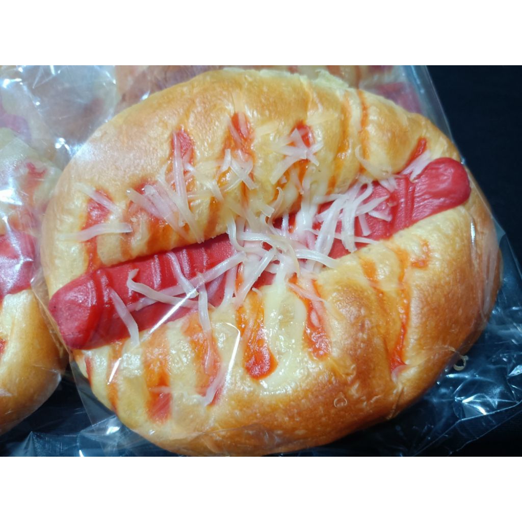 

ROTI SOSIS AZKA BAKERY 10pcs free 1pcs