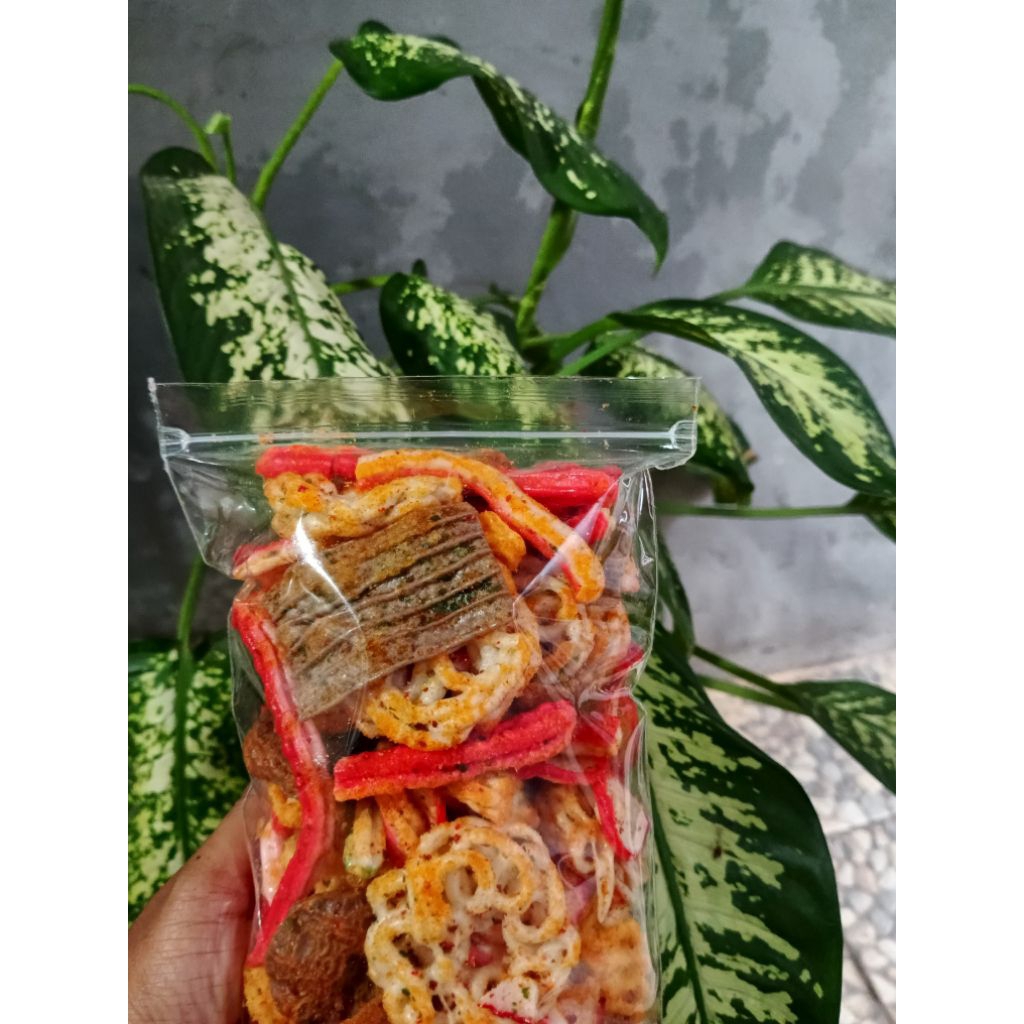

150gr Krupuk Seblak Pedes Daun Jeruk