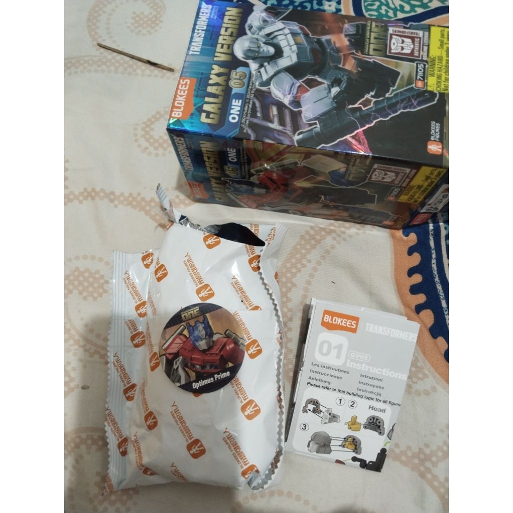 BLOKEES OPTIMUS PRIME DAN IDW OPTIMUS PRIME OFC