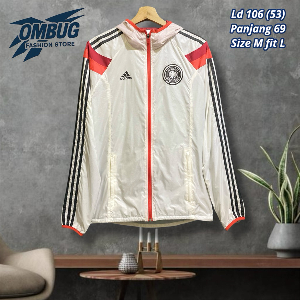 2014 ANTHEM WORLD CUP ADIDAS GERMANY JERMAN BOLA FOOTBALL PUTIH LIST HITAM SIZE M FIT TO L RUNNING L