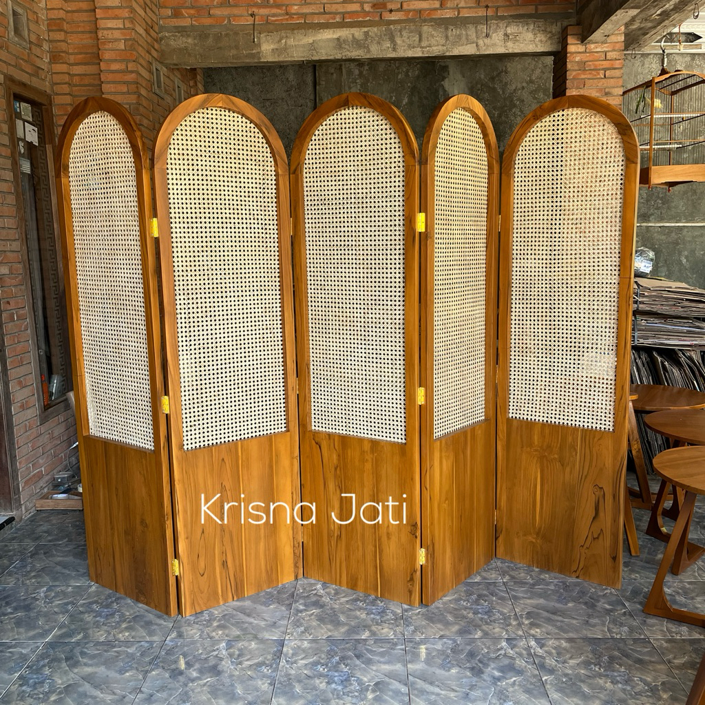 sekat ruangan minimalis rotan kayu jati