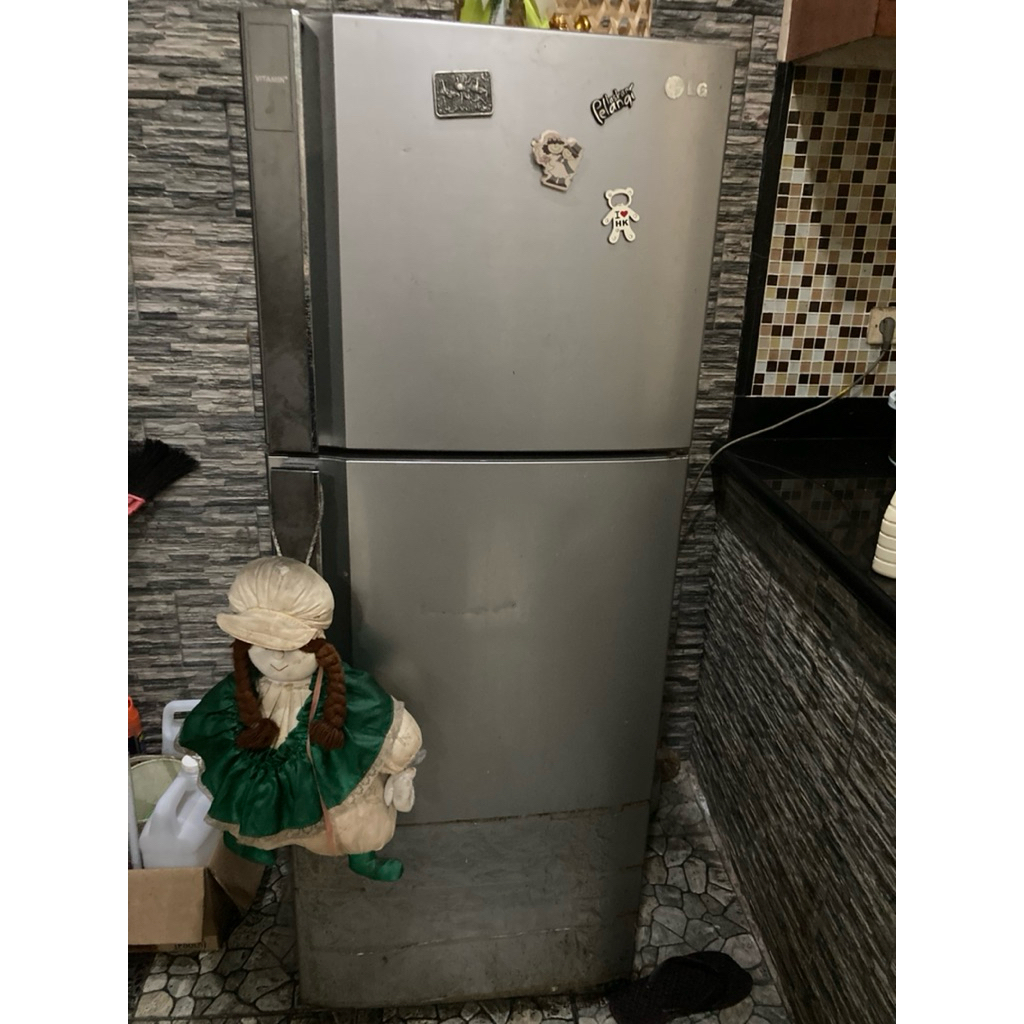 Lemari es LG 300liter preloved