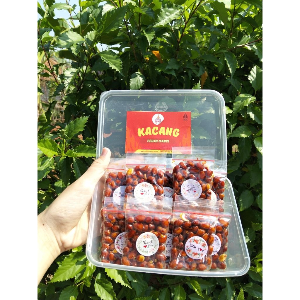 

Kacang Pedas Manis - Kemasan Tepak isi 25pcs by Wijaya Snack