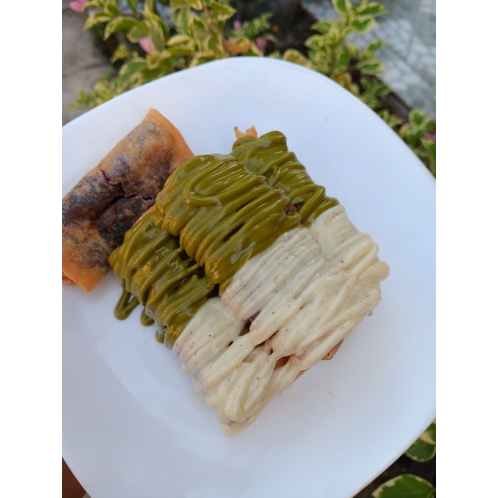 

LUMPIA UBI UNGU KEJU LUMER + GLAZE GREENTEA, TIRAMISU PREMIUM