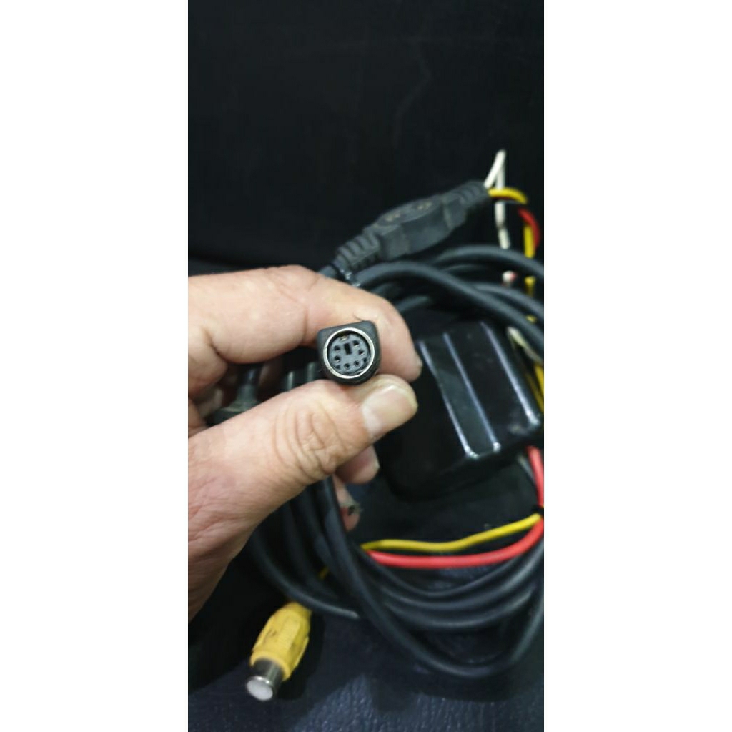 Soket AV in TV headrest mobil 6 pin bekas 1 meter