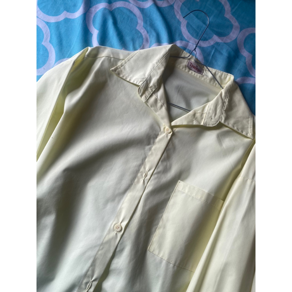 preloved kemeja oversized soft baby yellow
