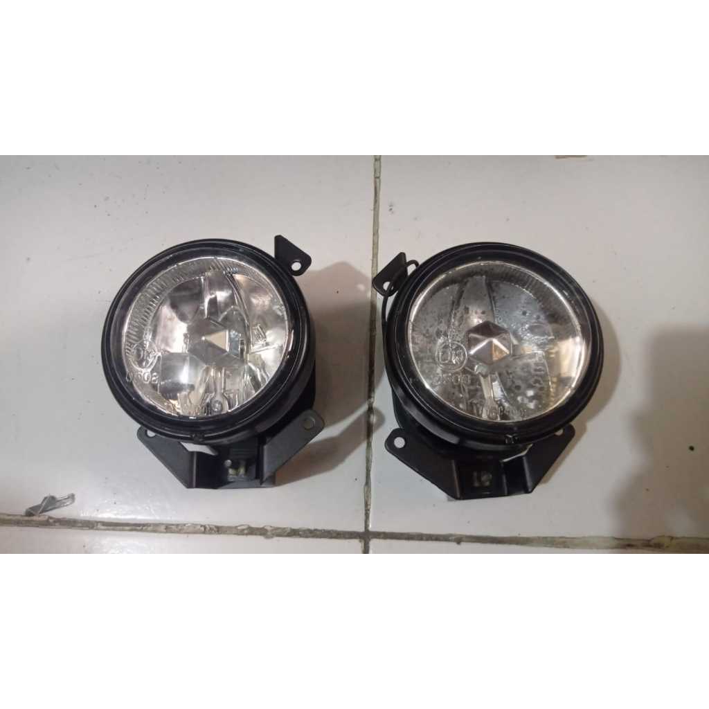FogLamp Lampu Kabut Bumper Depan Mobil Avanza Xenia Lama Tahun 2004 - 2008