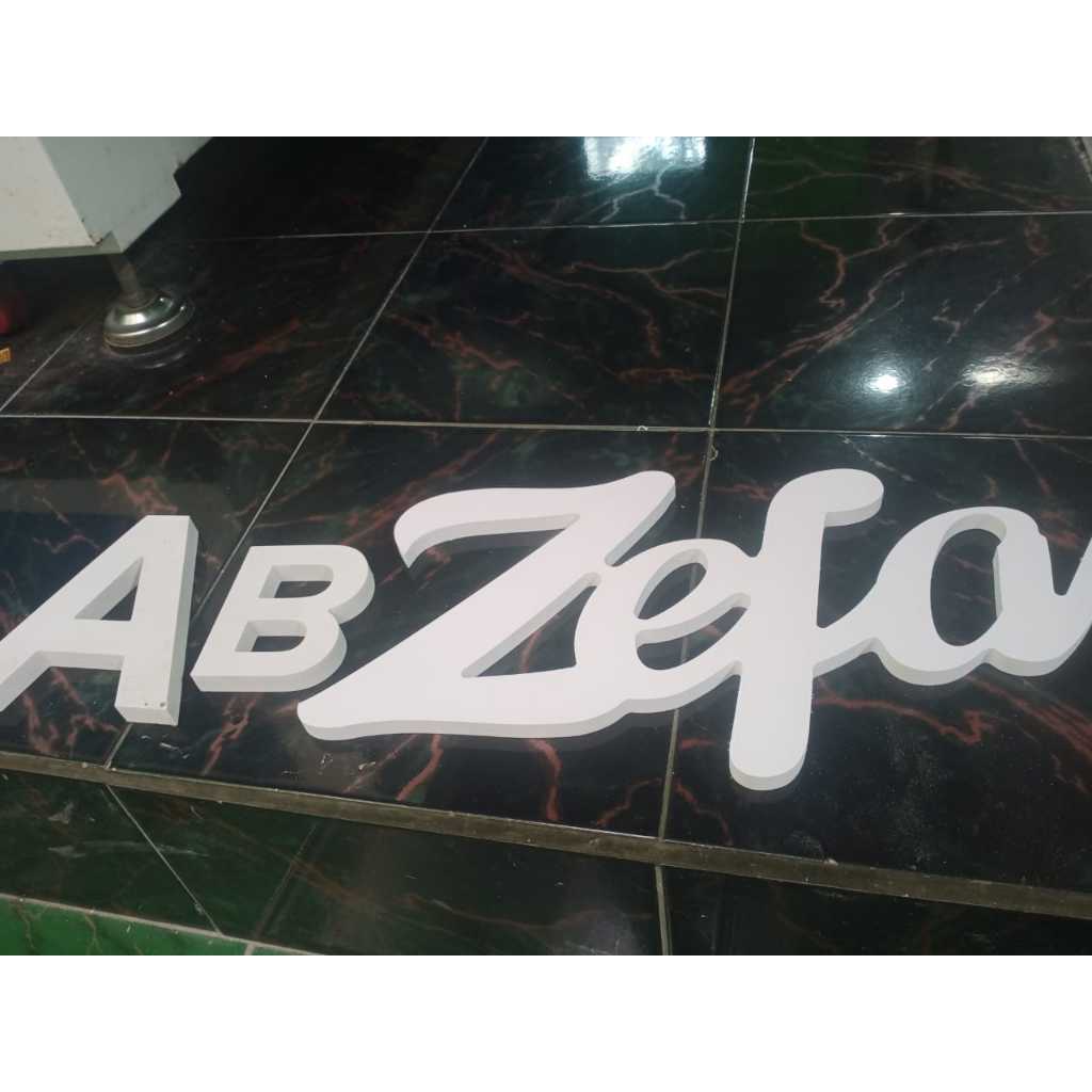 Custom Huruf Bahan PVC Foam Board 15mm Warna Putih