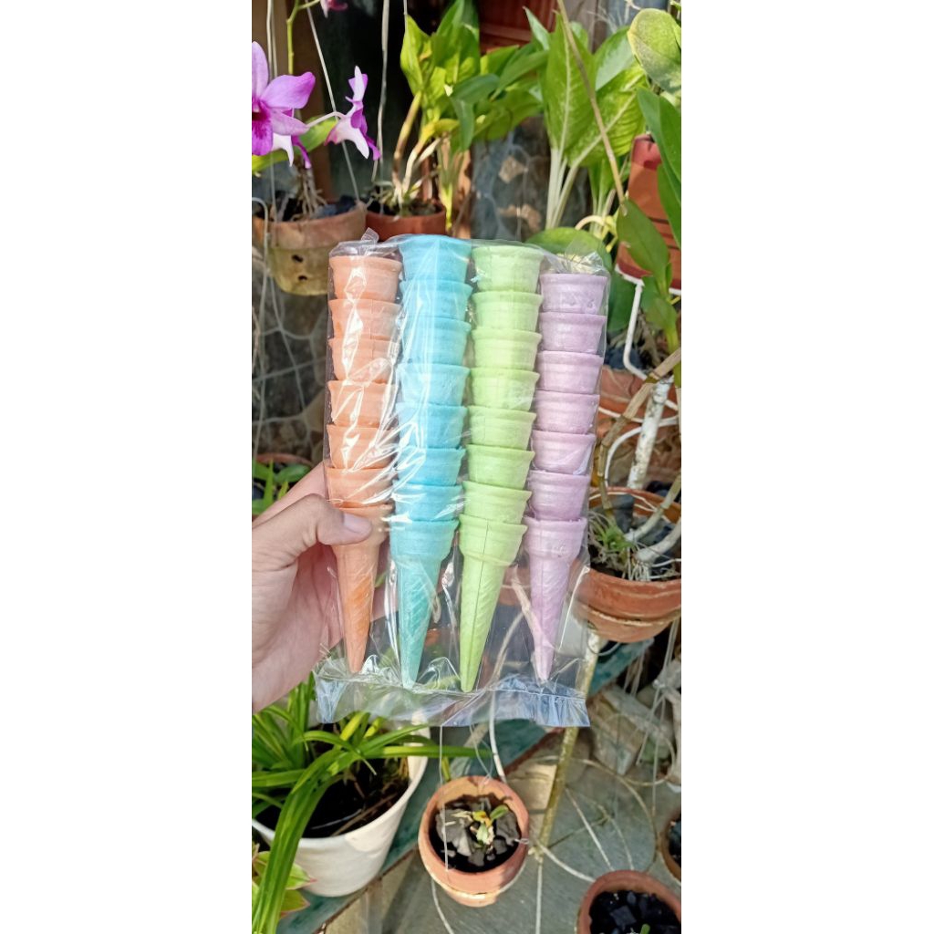 

krupuk cone untuk es krim. cone es cream