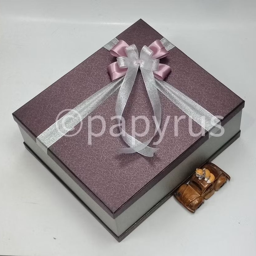 

PAPYRUS Sandwich 35x40 Tinggi 15cm Kotak Kado Gift Box Hardbox Hampers Hadiah V2