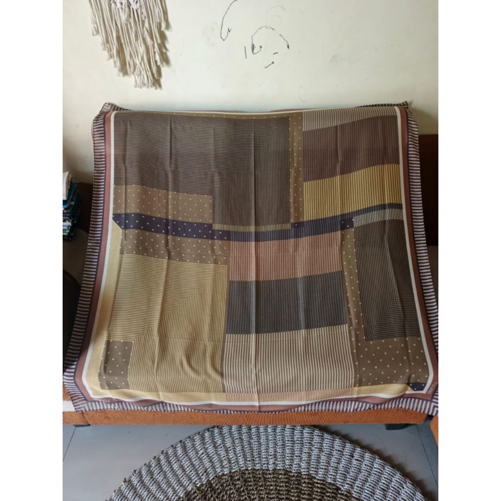 Preloved hijab Deenay