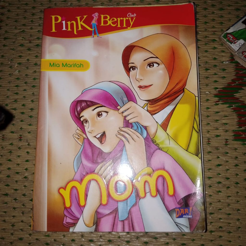 MOM, Pink Berry club'/DAR Mizan