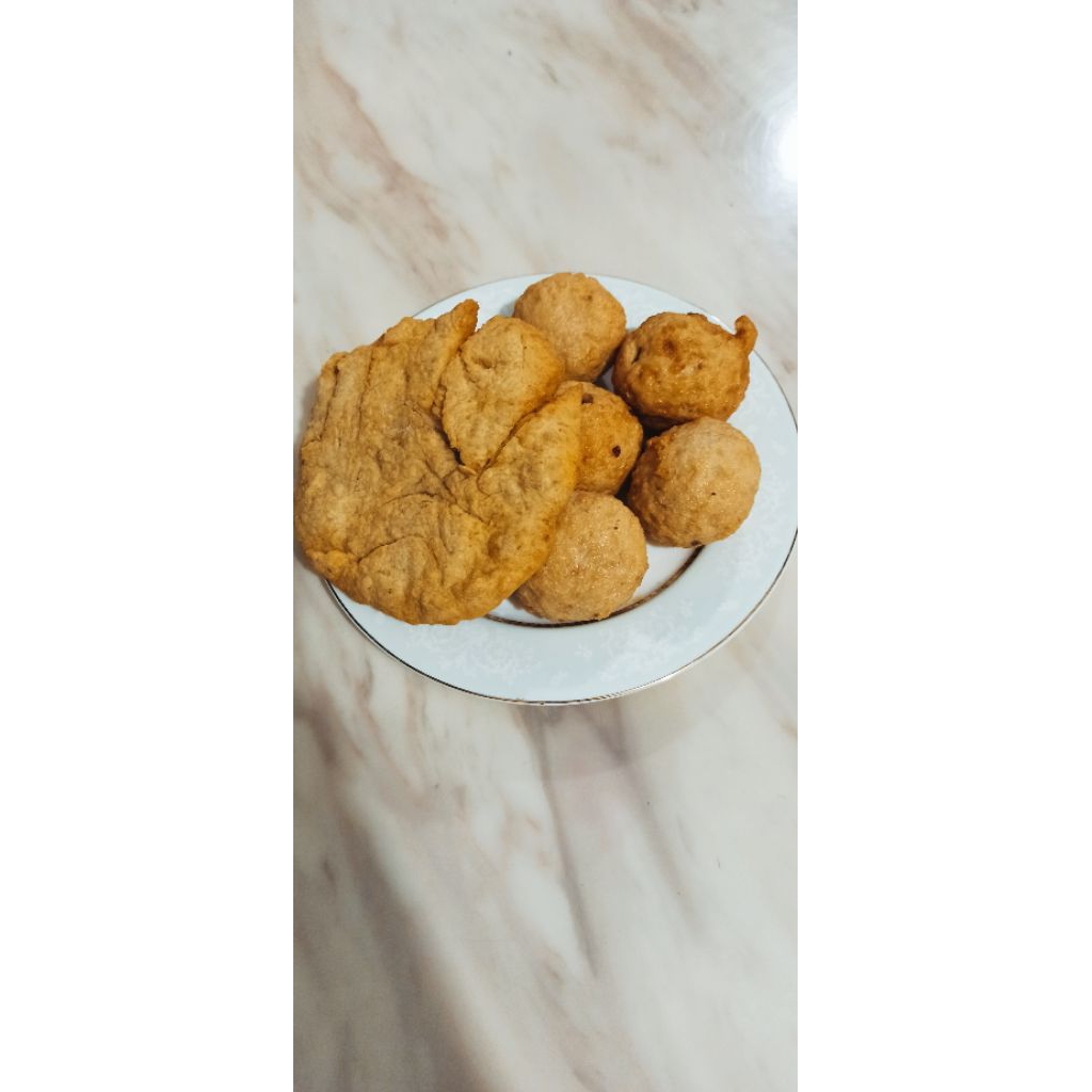 

Pempek kulit tengiri