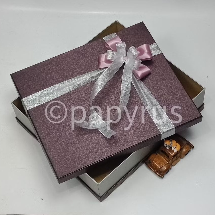 

PAPYRUS Sandwich 35x40 Tinggi 8cm Kotak Kado Gift Box Hardbox Hampers Hadiah V2