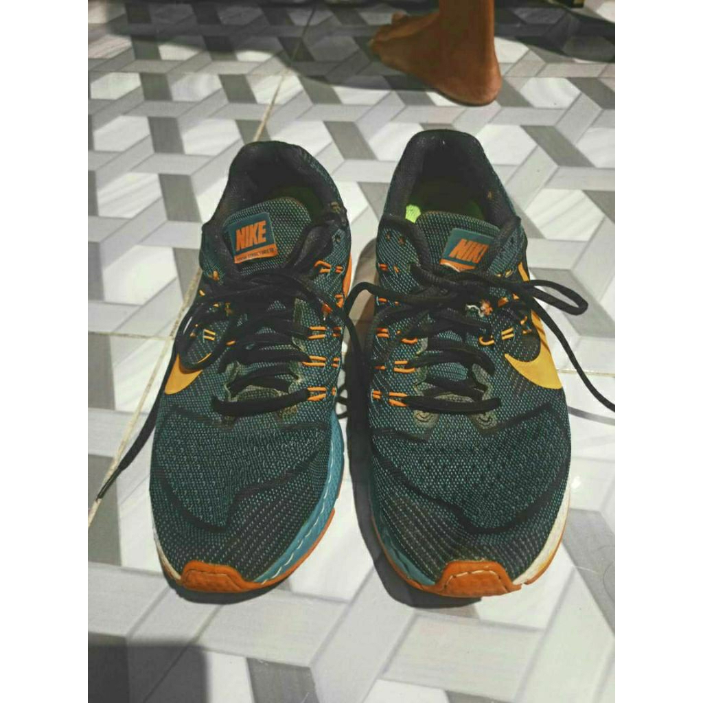 Preloved Sepatu Sport / PL Sepatu Olahraga / Running Shoes / Nike Shoes