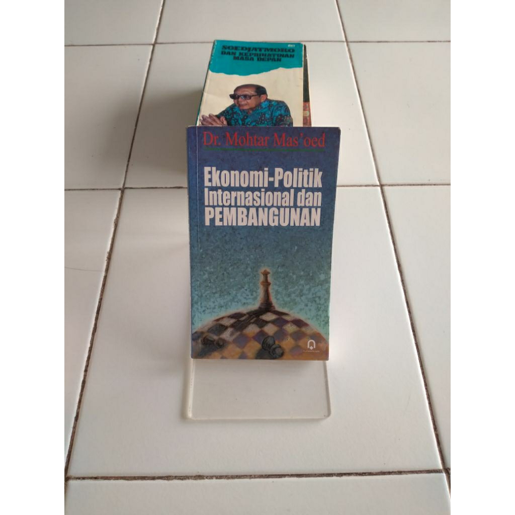 ekonomi-politik internasional dan pembangunan