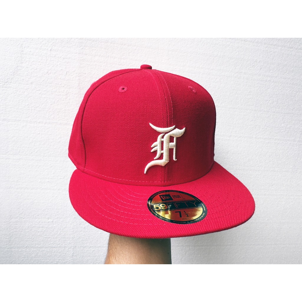 Topi Fear of God (FOG) x New Era 59Fifty Cincinnati Reds Fitted Cap
