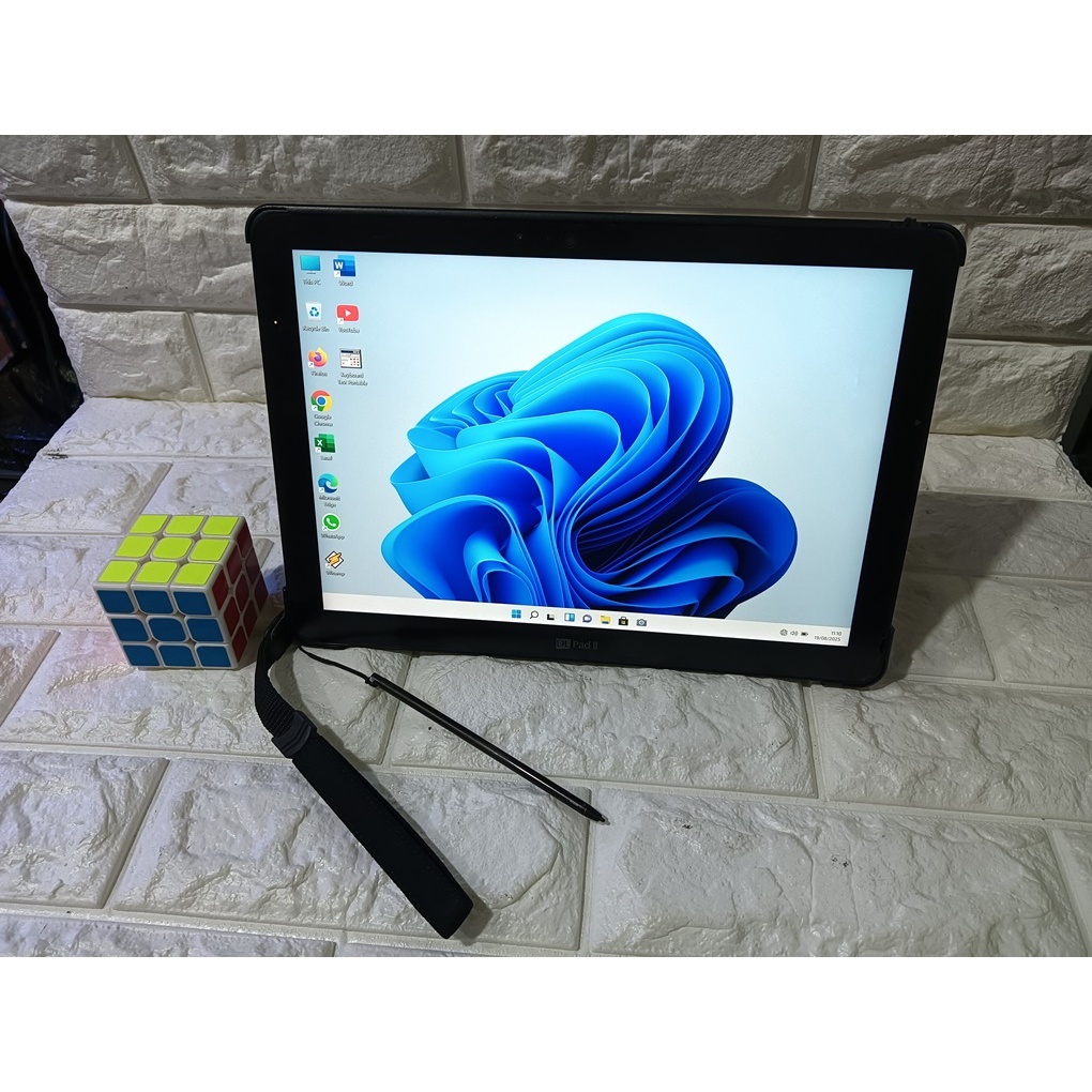 Laptop touch screen Tablet PC Fujitsu M3 7Y30 Ram 8 gb Ssd 512 gb murah banting harga