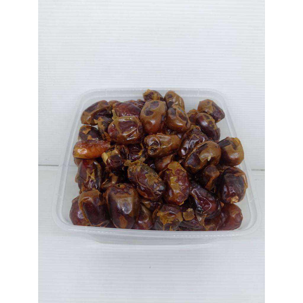 

Kurma Khalas 1kg dan 500gr
