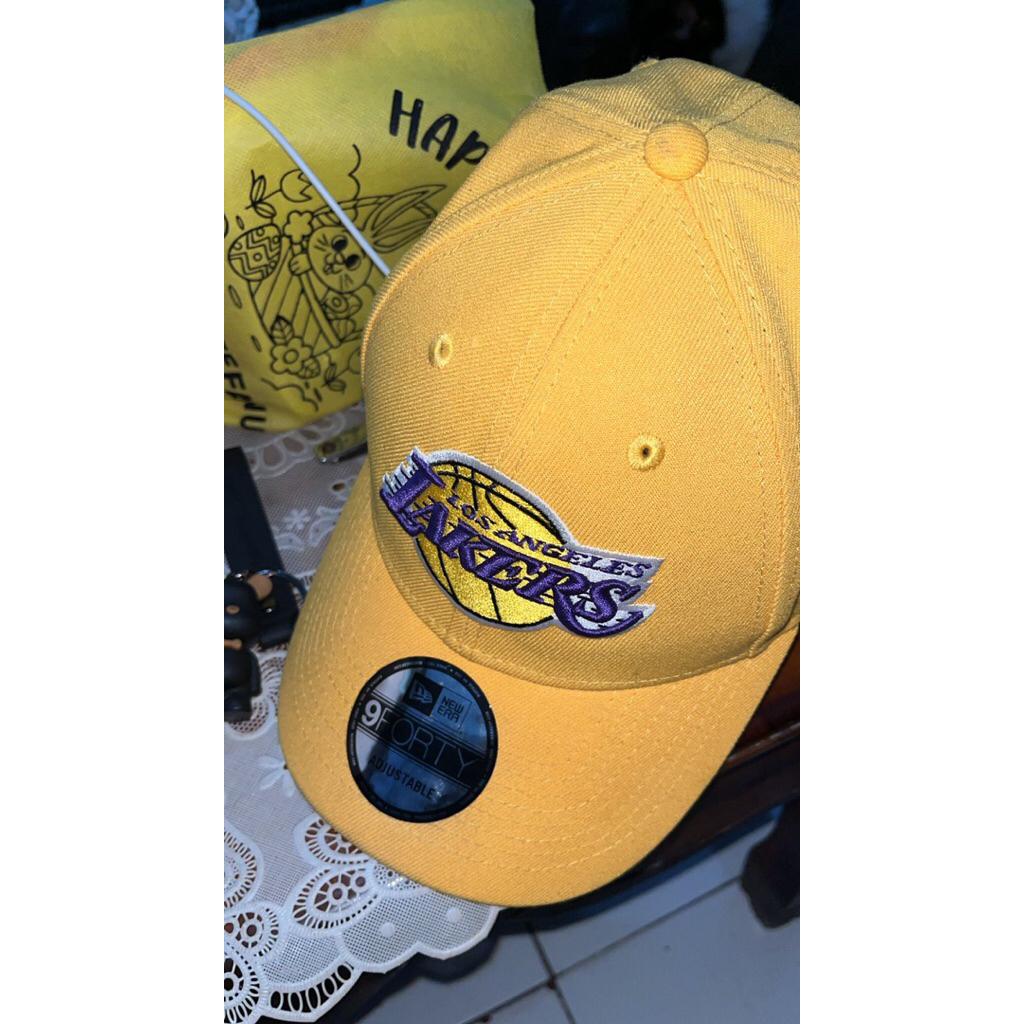 Topi Lakers New Era Kuning
