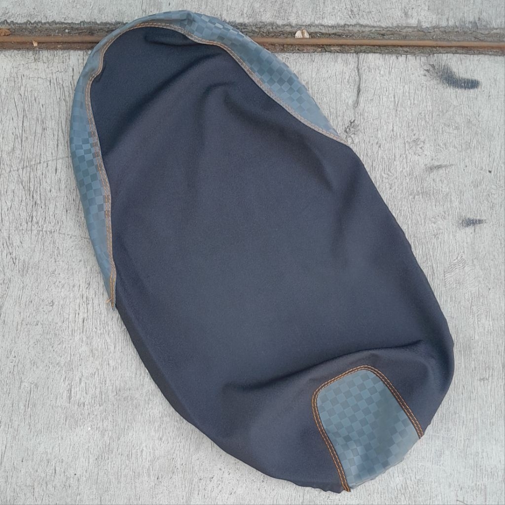kulit jok custom yamaha nmax new utk busa jok papasan. kulit amplas mixs catur silver. benang jahita
