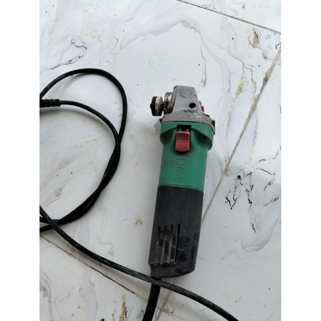 MESIN GERINDA DCA KONDISI SECOND BARANG MASIH NORMAL SEMUA SIAP PAKAI KERJA