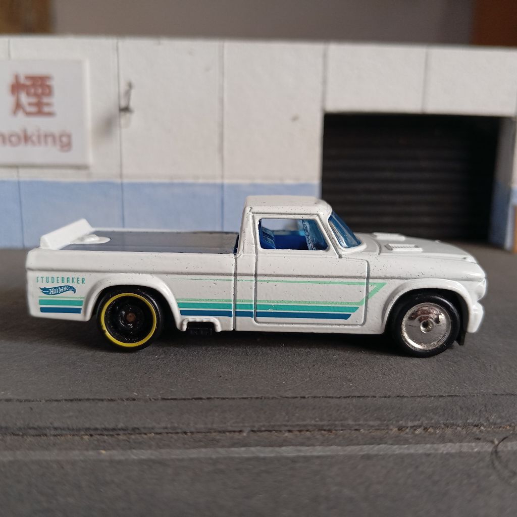 Hot wheels hotwheels loose 63 studebaker putih