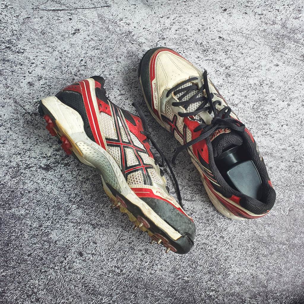 Sepatu Asics Kricket - Size 42 sd 43- Original - Second - Preloved