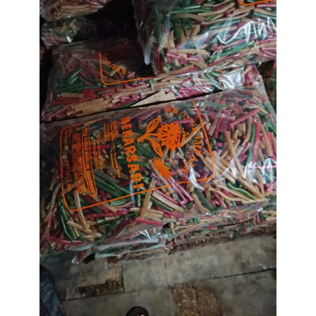 

krupuk impala(plompong)mentah ukuran kecil