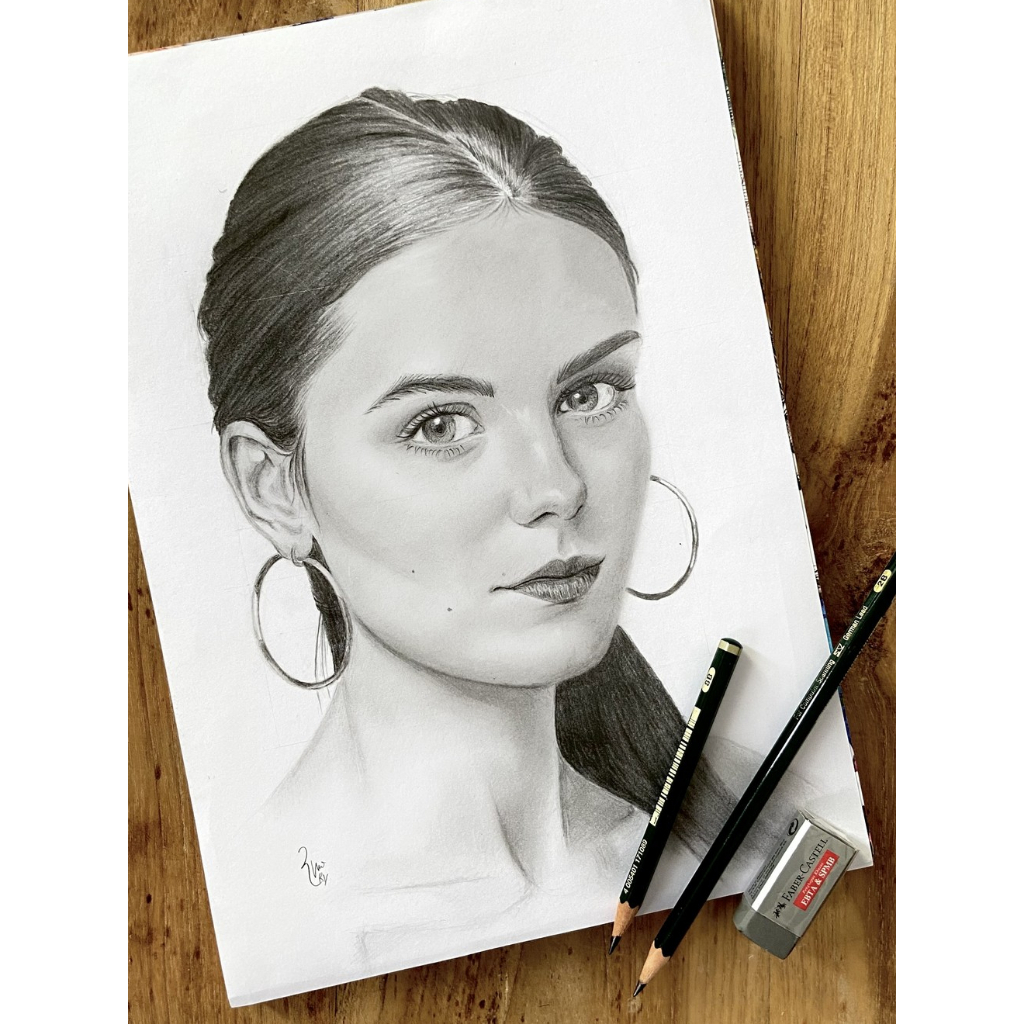 Lukisan/Sketsa Wajah Pensil Hitam Putih untuk Hadiah/Hiasan Dinding Ukuran A5(15x21cm),  A4(21x30cm)