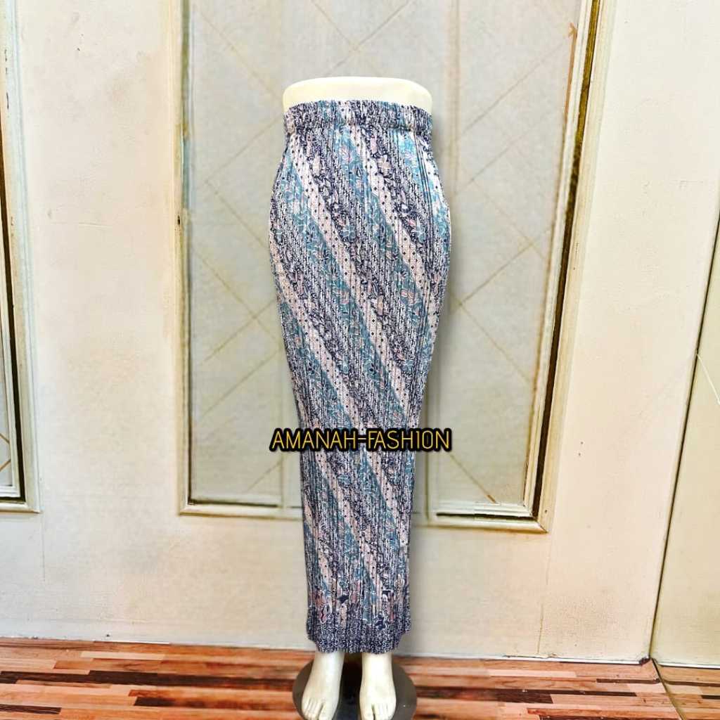 Rok Plisket Batik Modern – Outfit Stylish untuk Kantor & Kondangan