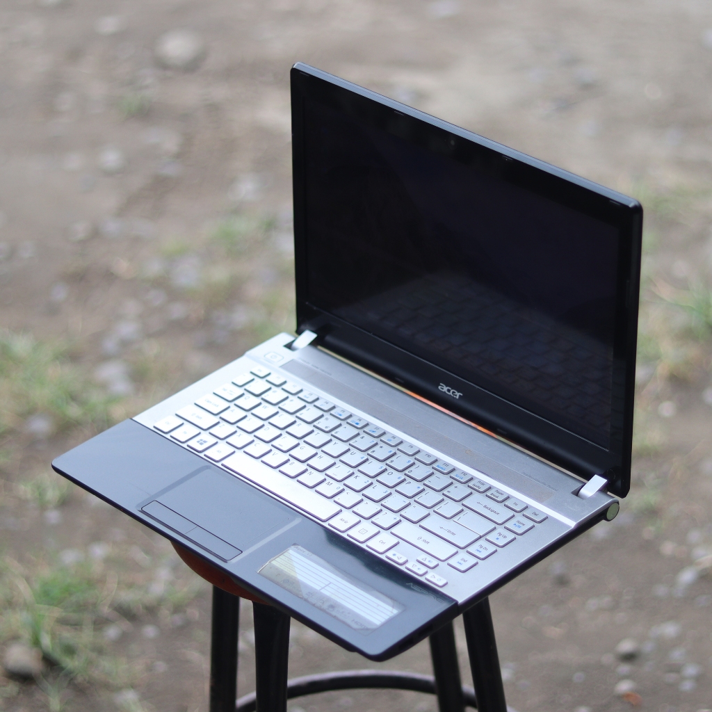 Laptop Acer V3-471 Intel Core i7 Normal Semua Siap Pakai