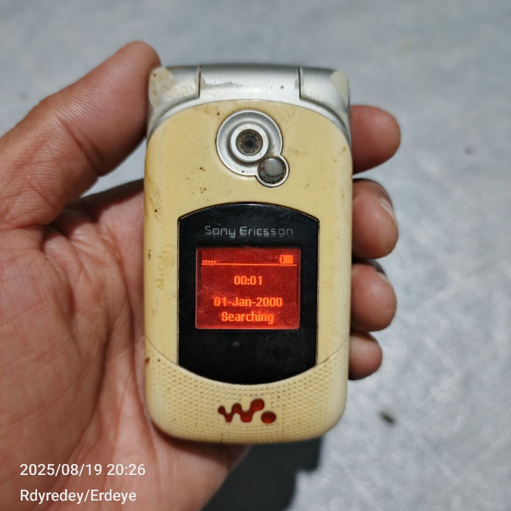 Hp Jadul Bahan Sony Ericsson W300i (2)