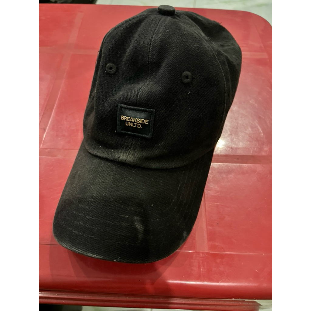 Topi Hitam Breakside untld