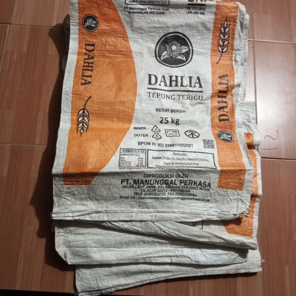 

karung bekas terigu DAHLIA dan Tapioka SPM