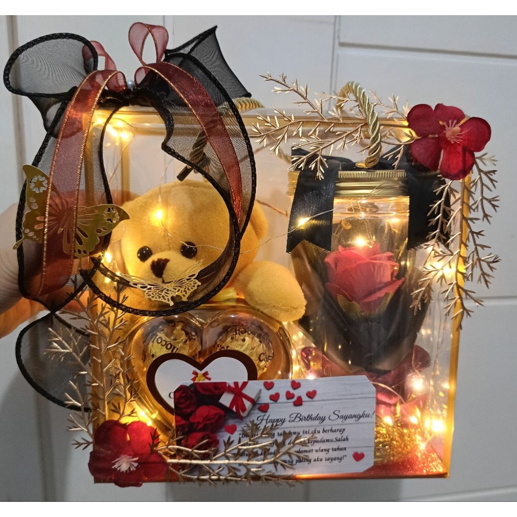 

KADO ULTAH / KADO VALENTINE / KADO GURU / KADO WISUDA / KADO ANNIVERSARY / GIFT / HAMPERS / BUKET / COKLAT