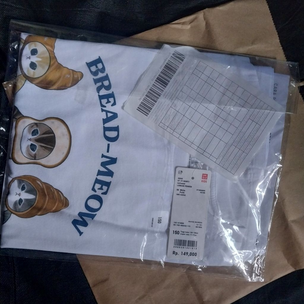 UNIQLO Mofusand NEW WITH TAG PAPERBAG DLL Uniqlo Mofusand Bread meow Original Uniqlo