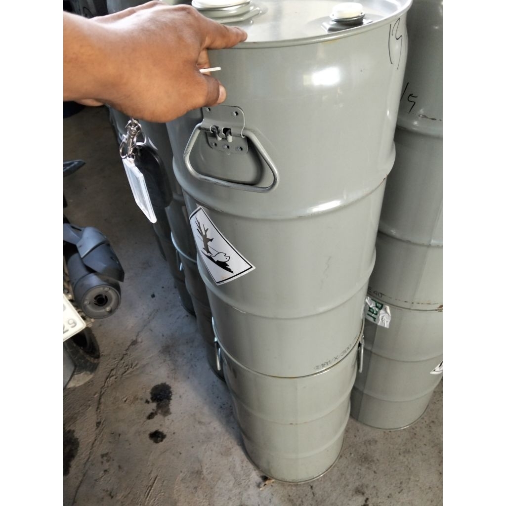 tong besi 30liter .bekas drum bibit parfum.mulus bersih tebal