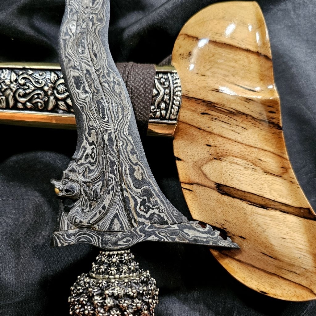 Keris Nogo  Siluman Luk 13 Pamor Benda Segada
