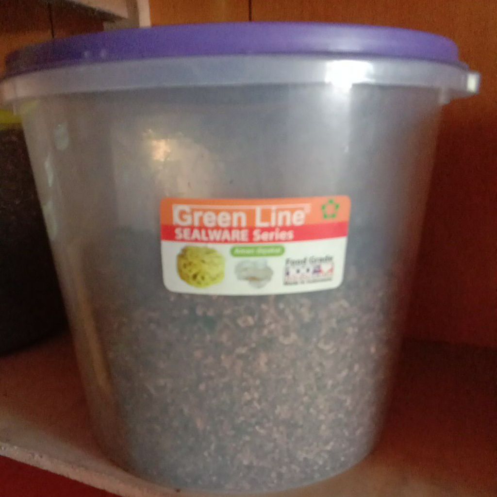 

daun kering LINTING atau bisa di gulung.