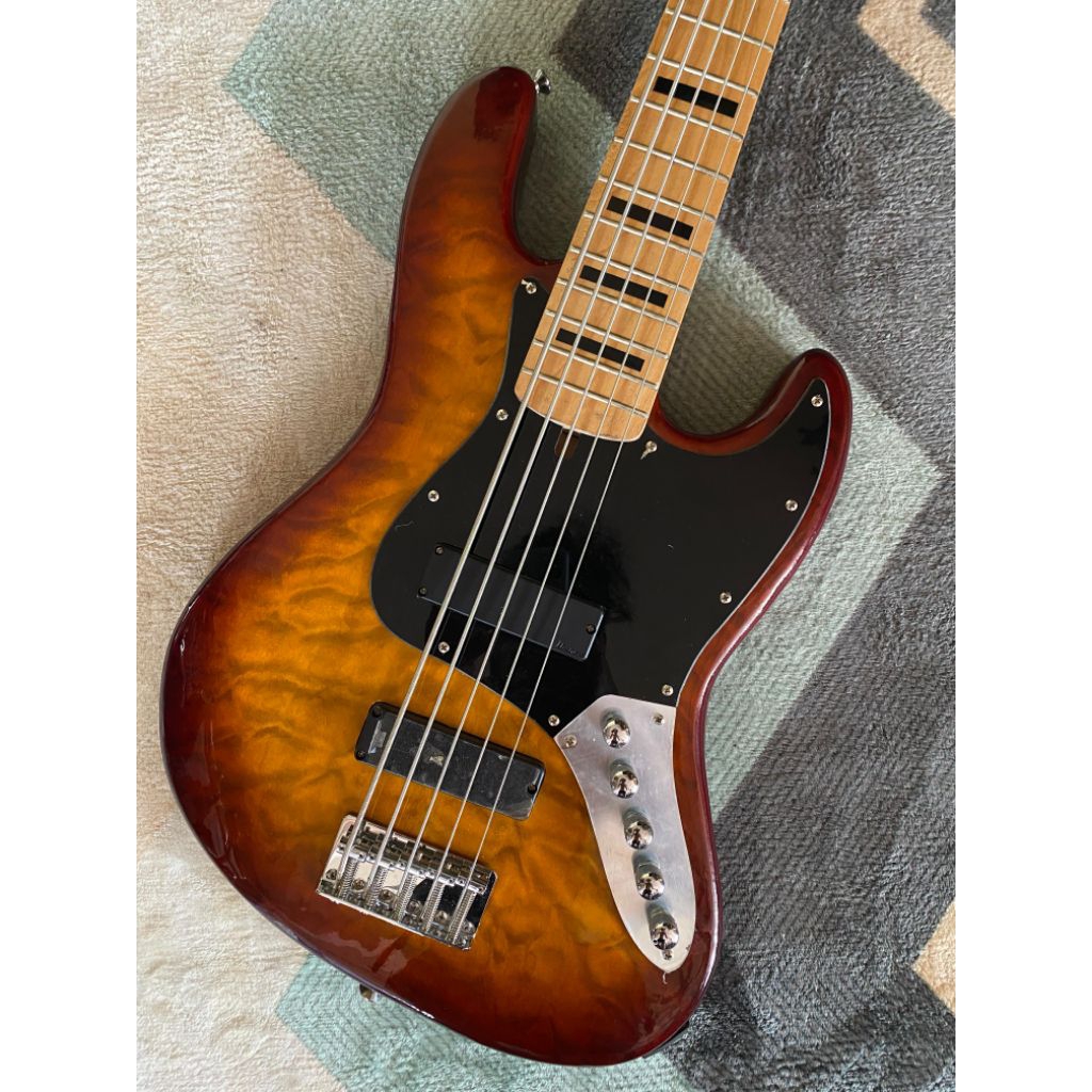 Bass 5string Sire Marcus Miller Custom preamp aktive