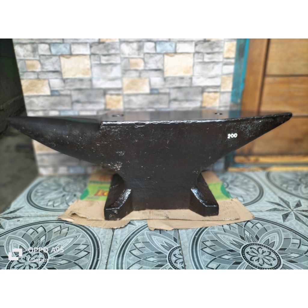 Anvil Paron Double Horn Belgium 200 Kg