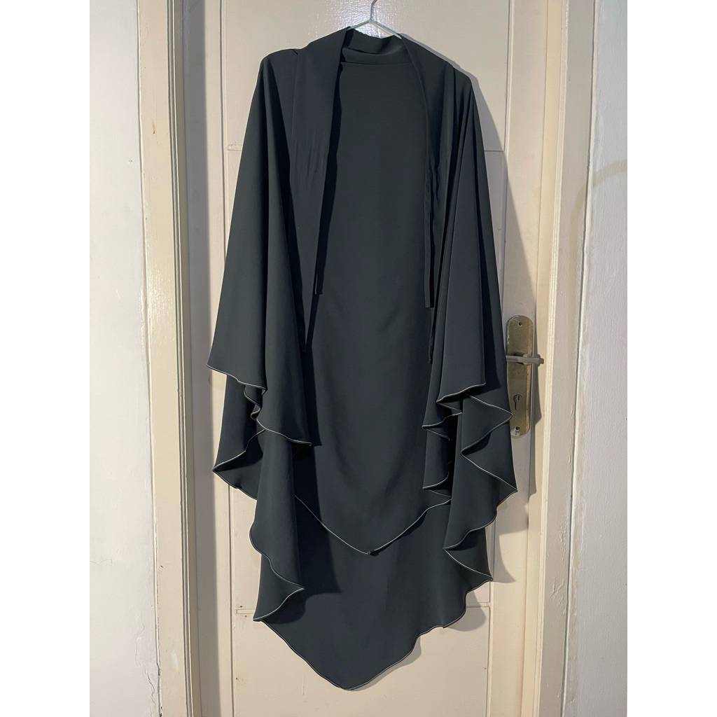 Preloved FK AM Elmadina Dark Grey Mina