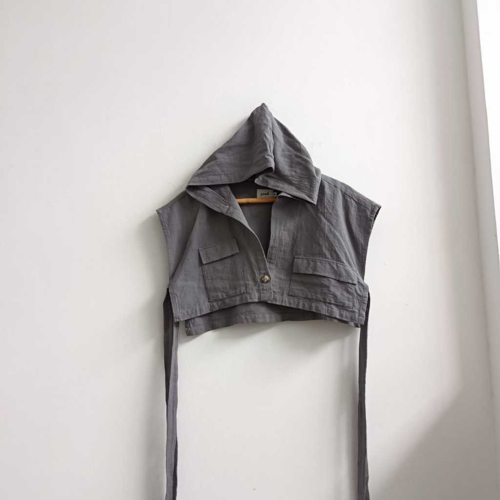 Atasan Wanita Rompi/Vest Wanita Abu-abu Gaudi