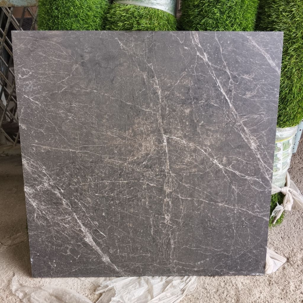 GRANIT 60X60 BLACK MARMER / HITAM CORAK - GARASI