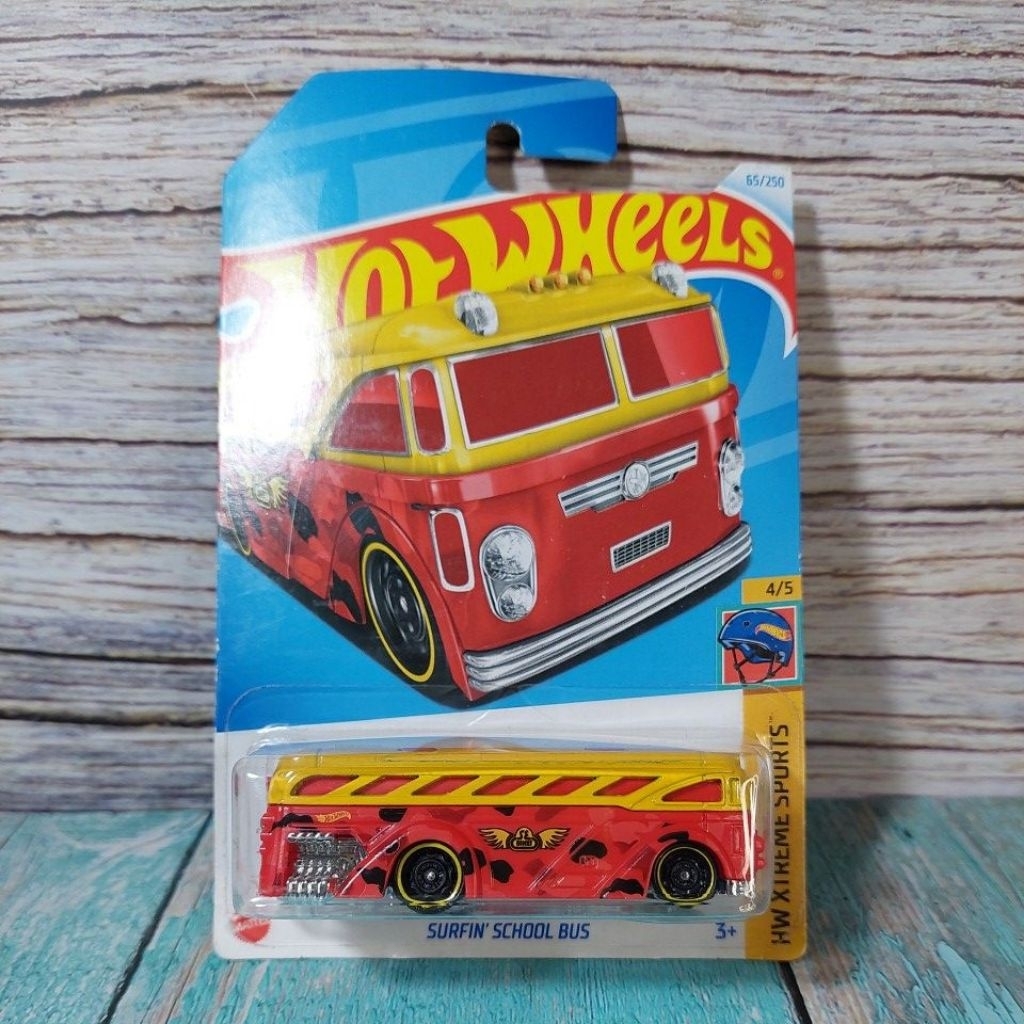 Hot Wheels Surfin School Bus