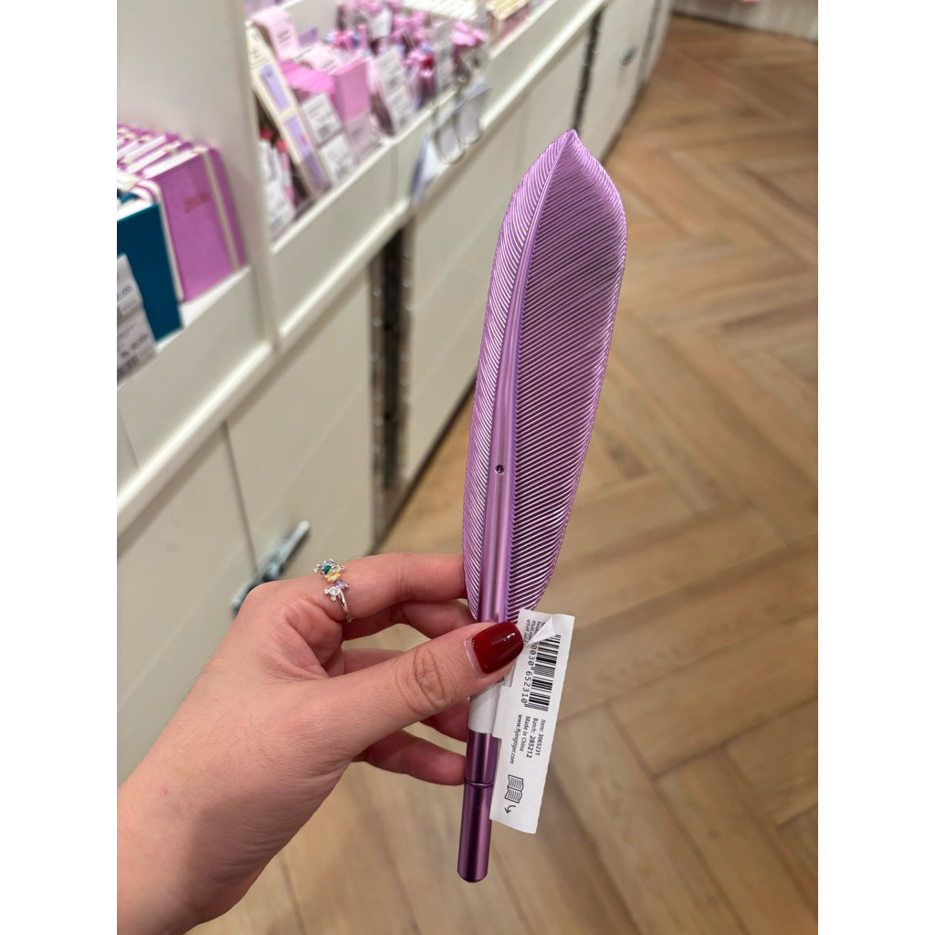 

FLYING TIGER - Lilac Feather Pen