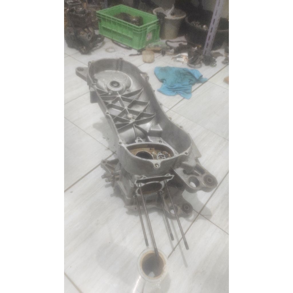 CRANKCASE rengkes krengkes kalter tengah kiri kanan aerox 155 lexi 125 B6500 original
