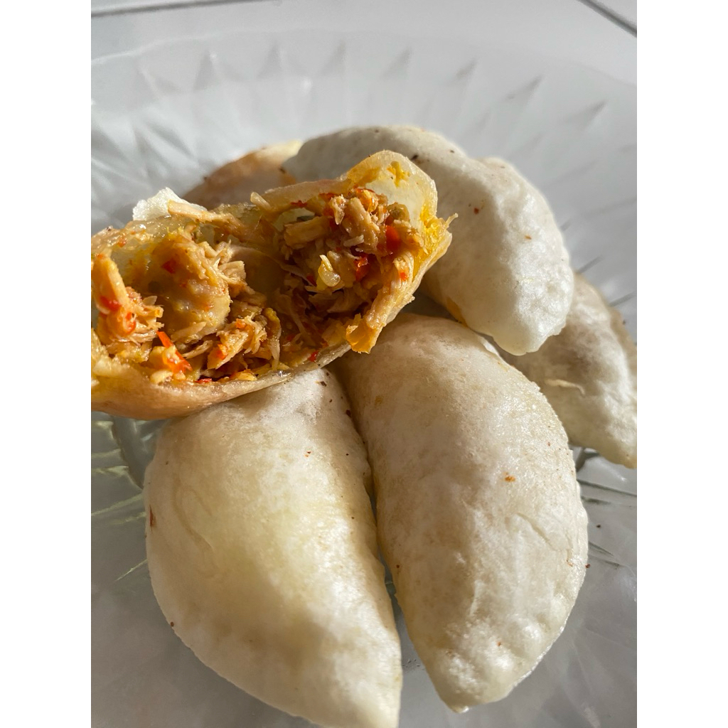 

Cireng isi ayam suwir